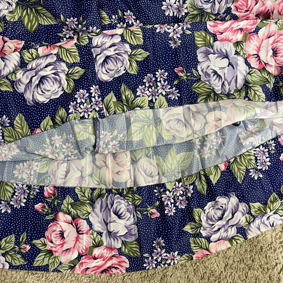 Vintage Pleated Skirt Womens Size 12 Navy Blue Rose Floral A Line Knee Length - Picture 8 of 14
